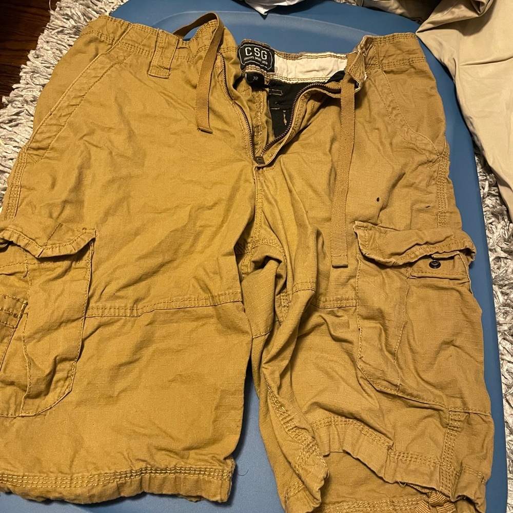 Men’s Cargo Khaki Shorts